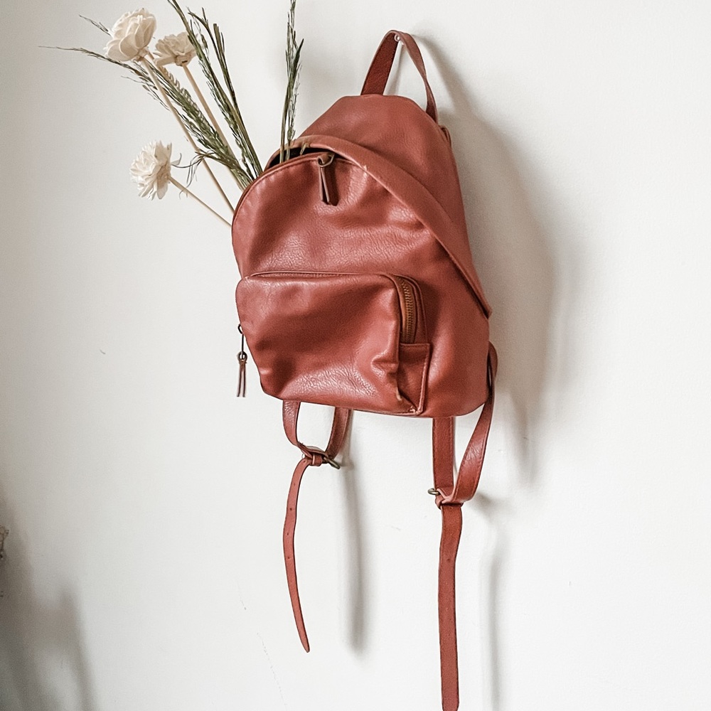 Universal Thread Backpack - image 2